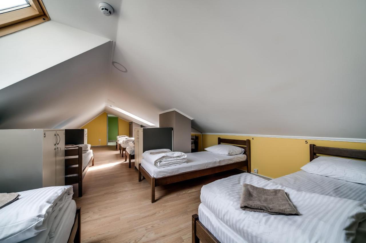 Ostriv Hostel Лвив Екстериор снимка