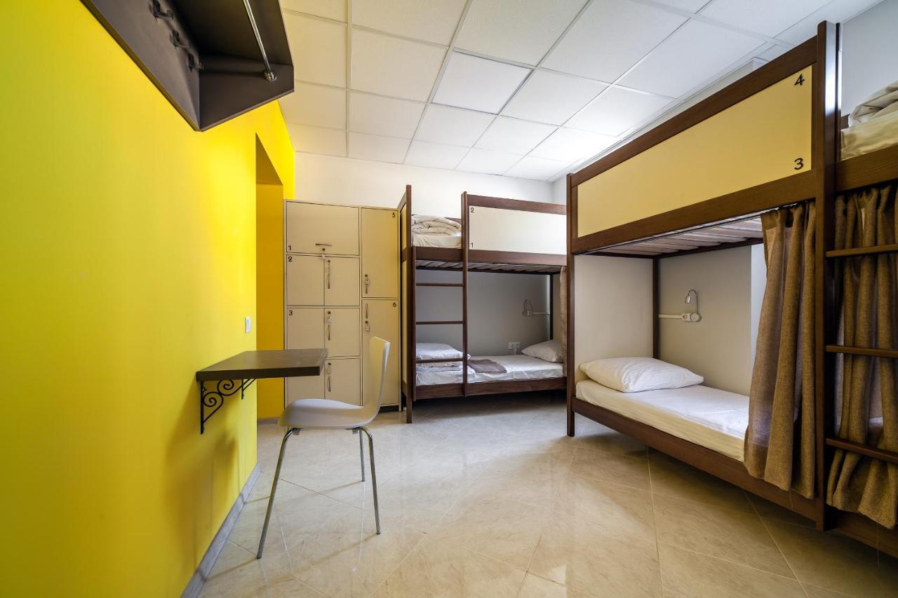 Ostriv Hostel Лвив Екстериор снимка