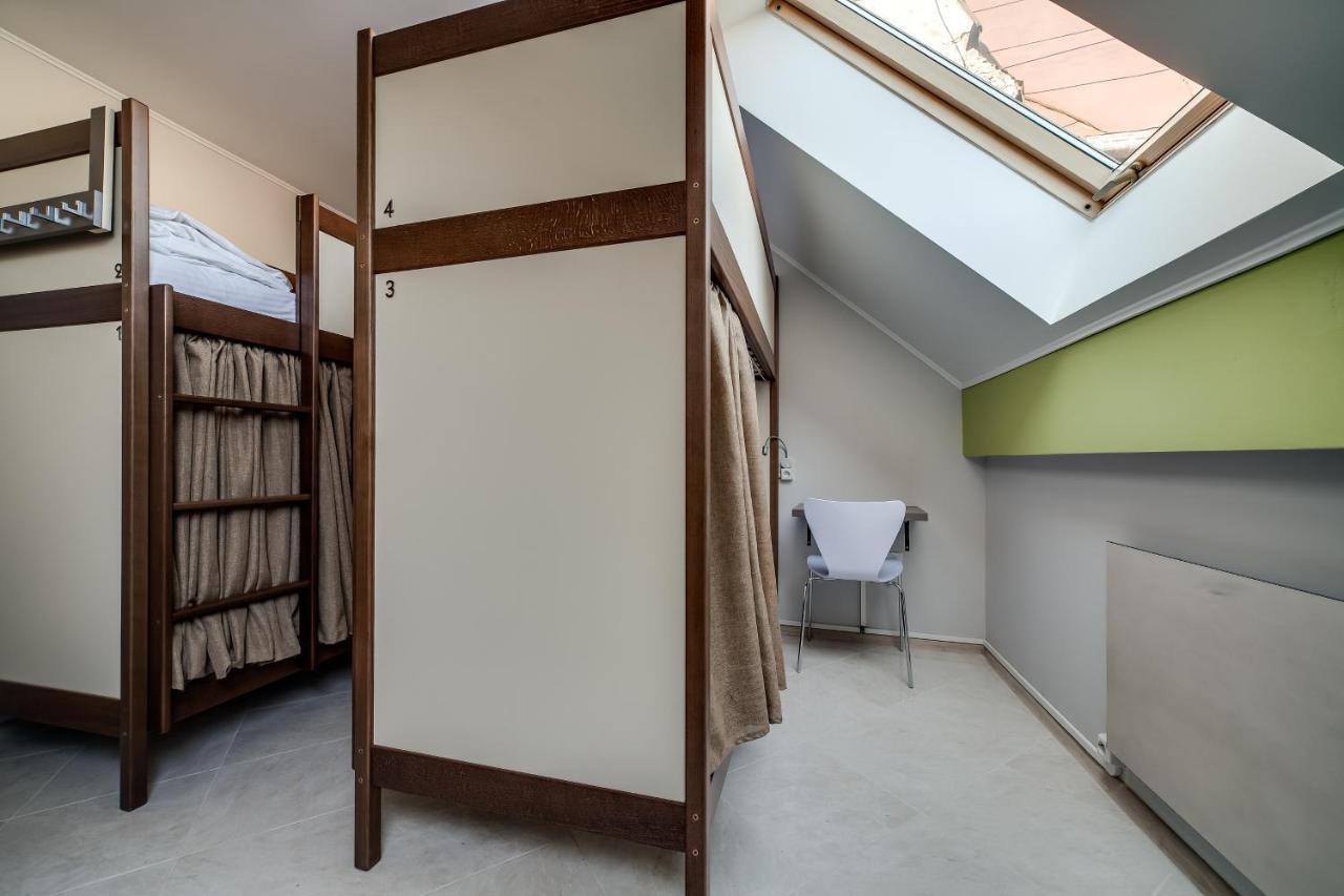 Ostriv Hostel Лвив Екстериор снимка