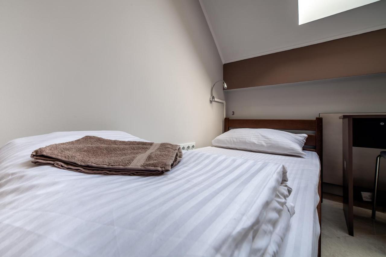 Ostriv Hostel Лвив Екстериор снимка