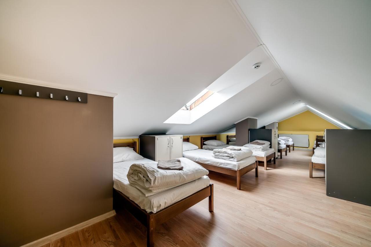 Ostriv Hostel Лвив Екстериор снимка