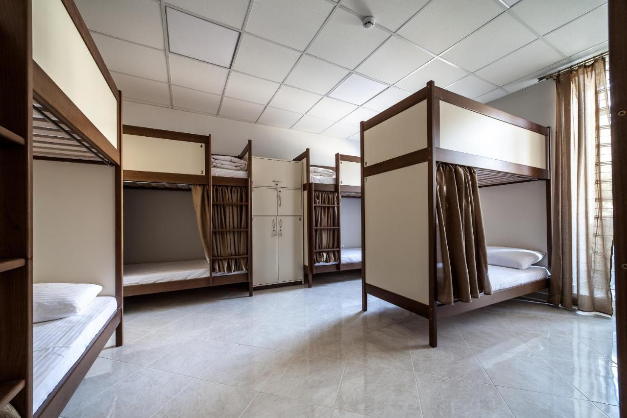 Ostriv Hostel Лвив Екстериор снимка