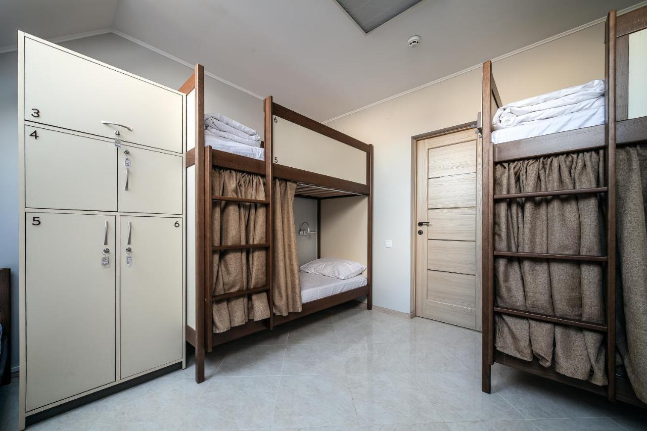 Ostriv Hostel Лвив Екстериор снимка