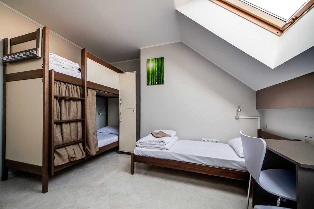Ostriv Hostel Лвив Екстериор снимка