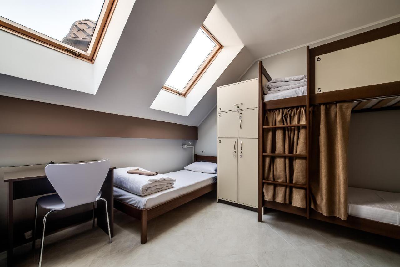 Ostriv Hostel Лвив Екстериор снимка