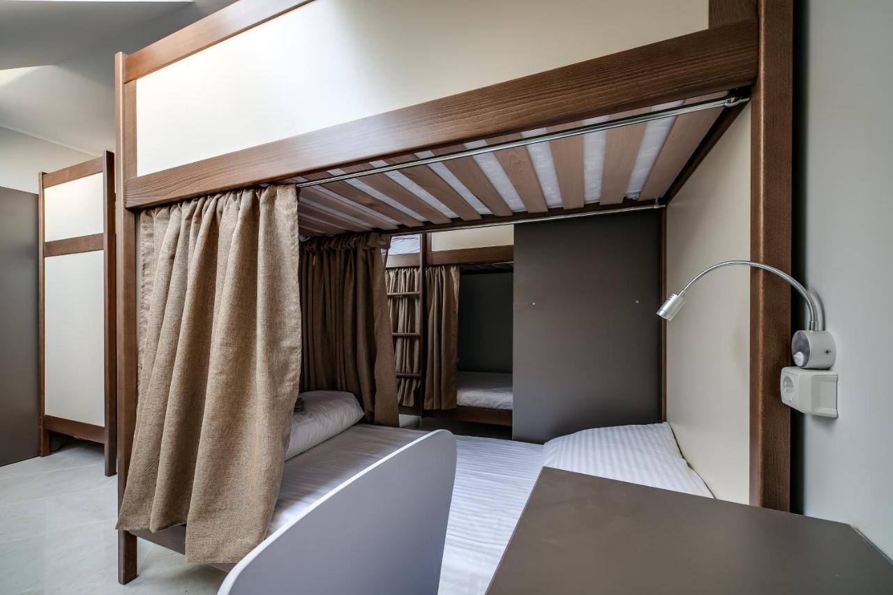Ostriv Hostel Лвив Екстериор снимка