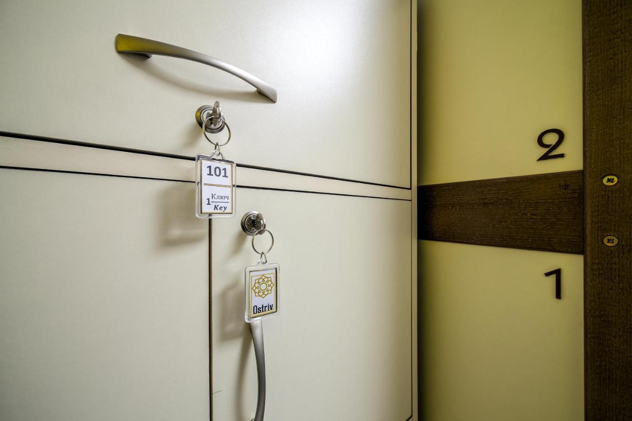 Ostriv Hostel Лвив Екстериор снимка