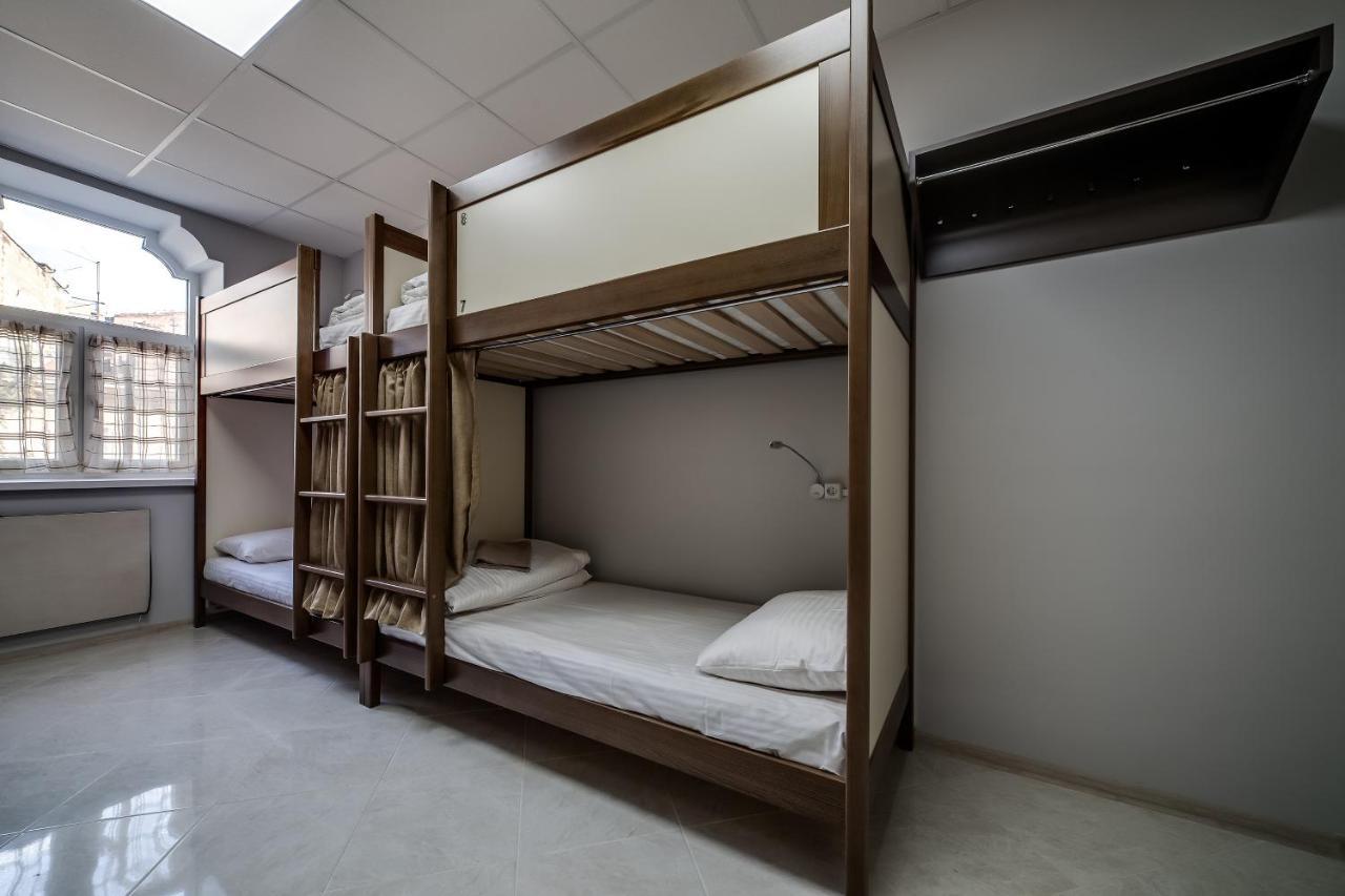Ostriv Hostel Лвив Екстериор снимка