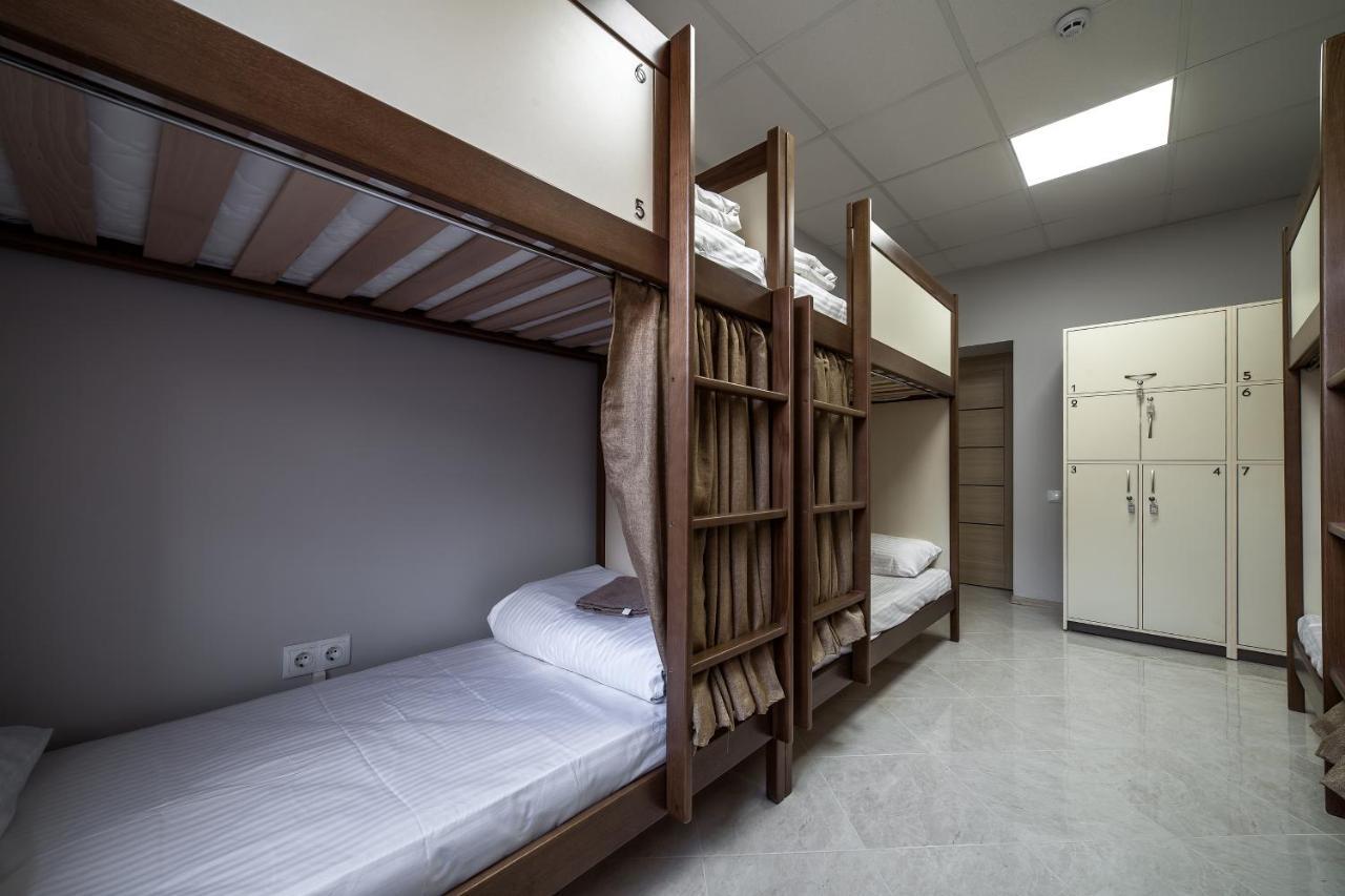 Ostriv Hostel Лвив Екстериор снимка