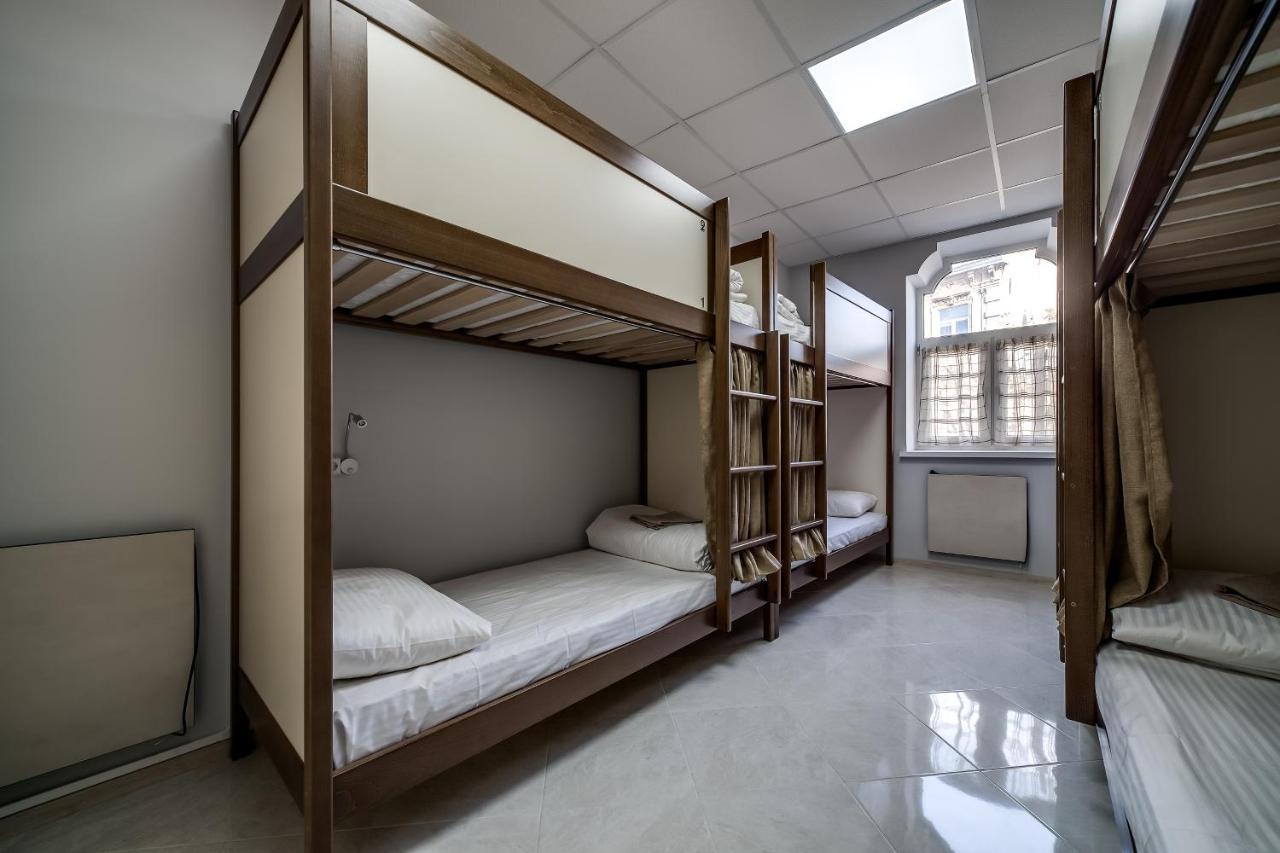 Ostriv Hostel Лвив Екстериор снимка