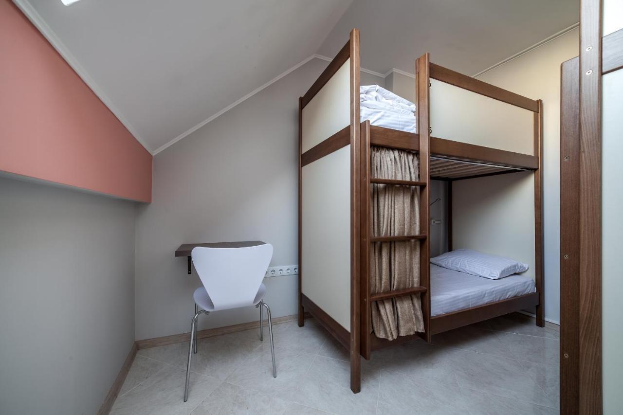 Ostriv Hostel Лвив Екстериор снимка