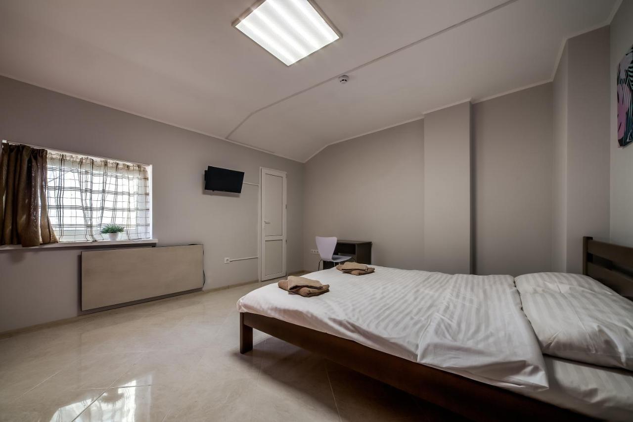 Ostriv Hostel Лвив Екстериор снимка