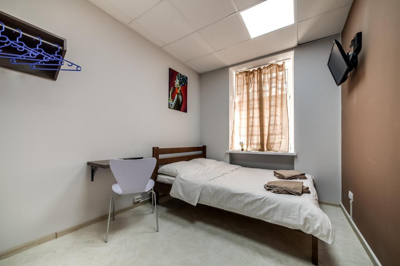 Ostriv Hostel Лвив Екстериор снимка