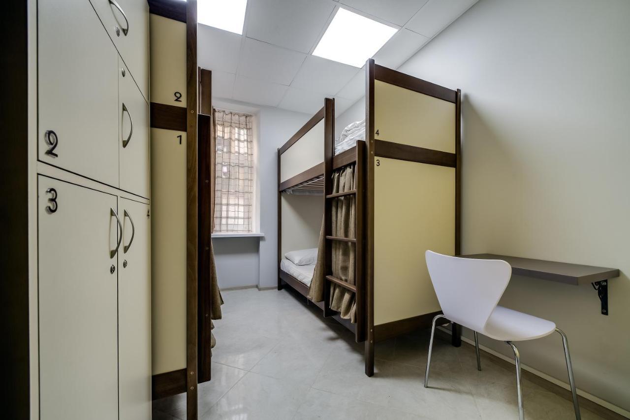 Ostriv Hostel Лвив Екстериор снимка