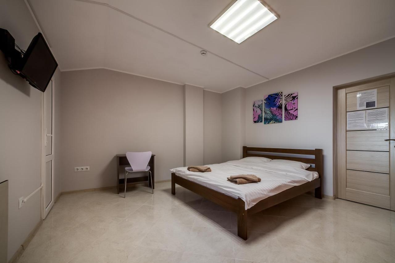 Ostriv Hostel Лвив Екстериор снимка