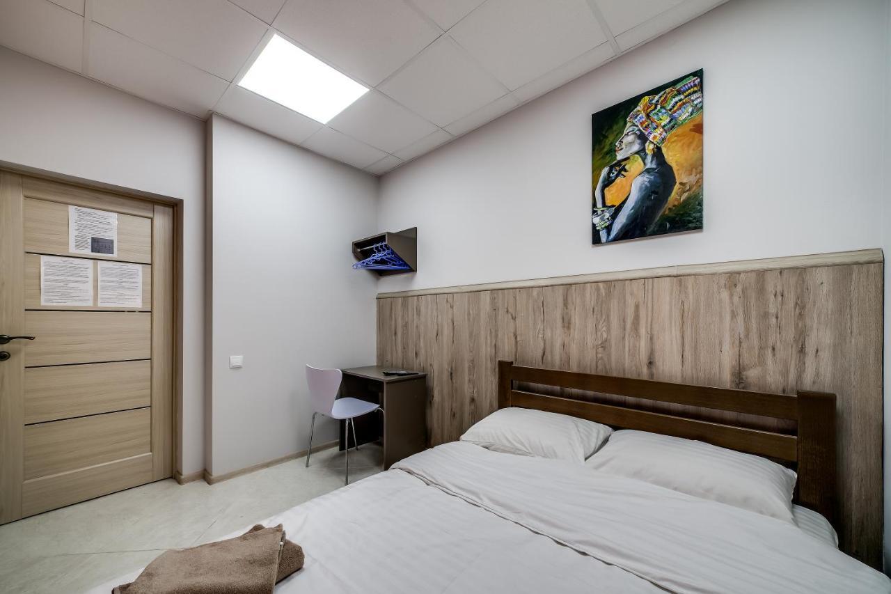 Ostriv Hostel Лвив Екстериор снимка