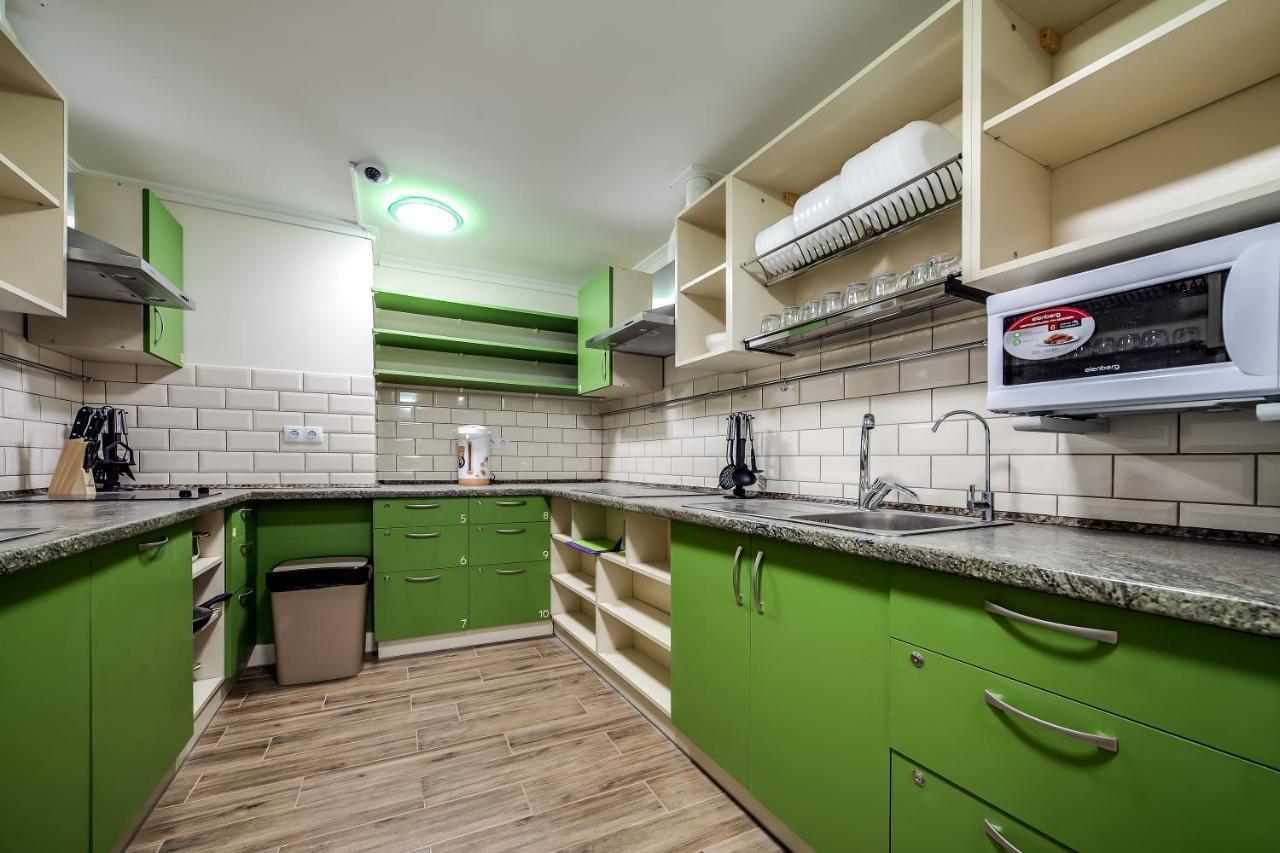 Ostriv Hostel Лвив Екстериор снимка