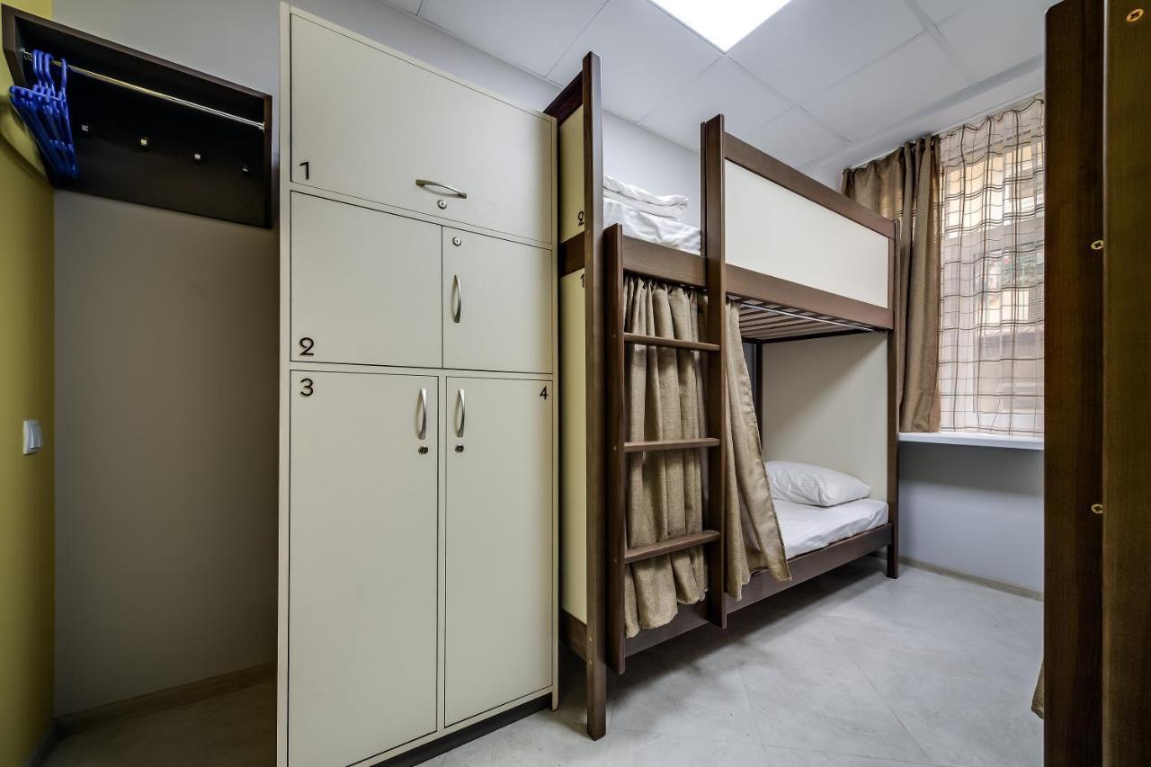 Ostriv Hostel Лвив Екстериор снимка