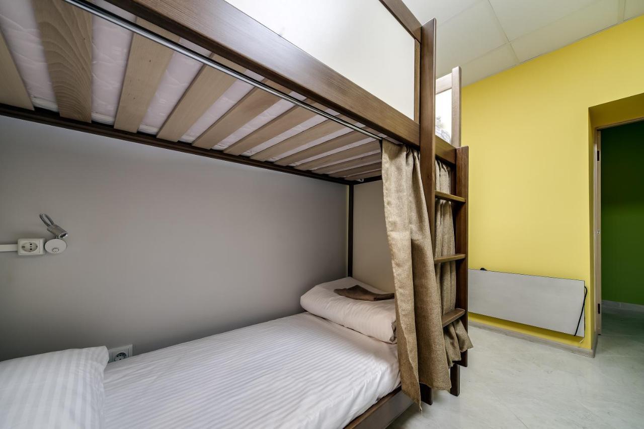 Ostriv Hostel Лвив Екстериор снимка