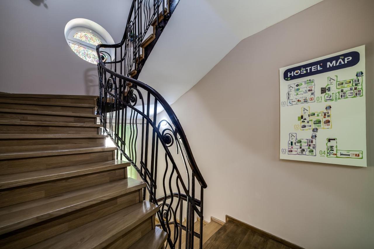 Ostriv Hostel Лвив Екстериор снимка
